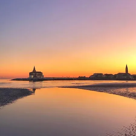 De Lux Swimming Pool, Parking, Garden Apartment Caorle